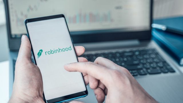 SEC drops crypto case against Robinhood