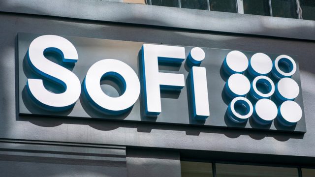 SoFi stock: why investors should buy despite economic uncertainty from tariffs