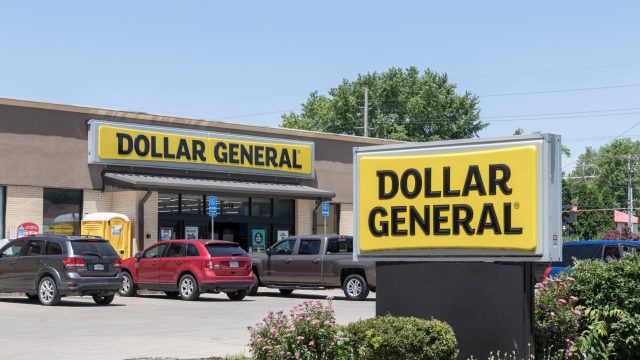 How Dollar General can fight back against Walmart’s market dominance