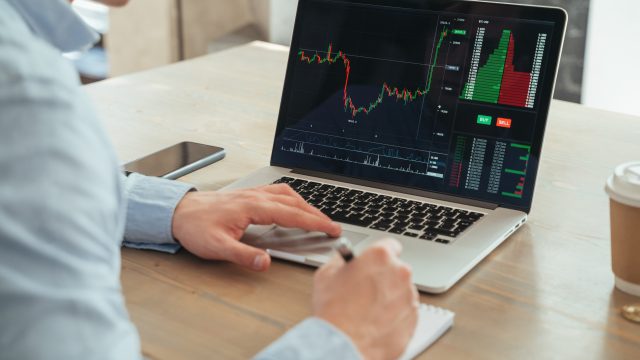 Stablecoins seen hitting $2 trillion: is that a positive for Bitcoin Pepe?