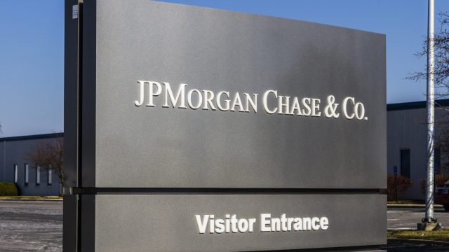 Apple dumps Goldman Sachs? JPMorgan eyes Apple Card takeover in major shakeup