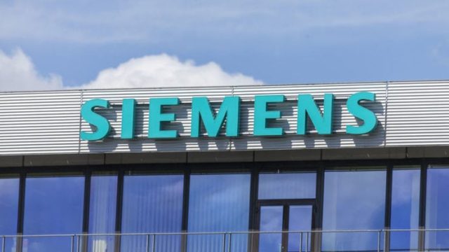 Siemens share price analysis ahead of earnings: buy or sell?