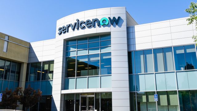 ServiceNow stock price forecast ahead of earnings: will it hit $1K?