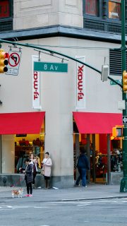 Best retail stocks to own heading into the 2025 holiday season