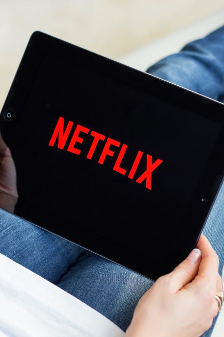 Netflix stock: key insider trims personal stake by 99%