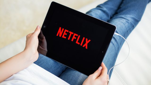 Netflix stock: key insider trims personal stake by 99%