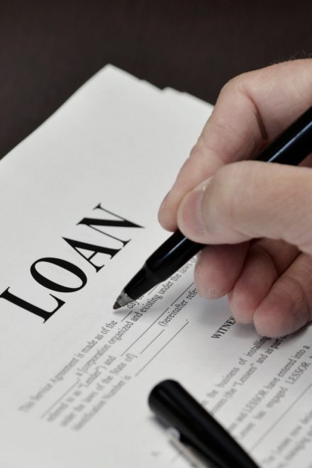 SoFi CEO defends capital raise as Q4 revenue tops $1 billion