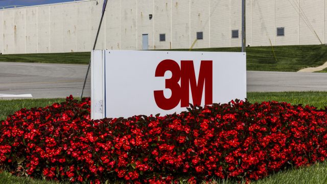 3M stock price forecast ahead of earnings: will it surge to $200?