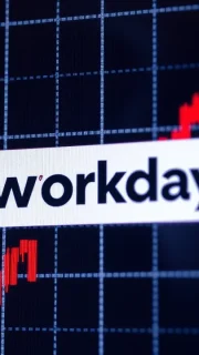 Workday stock has become a bargain: is it safe to buy the dip?