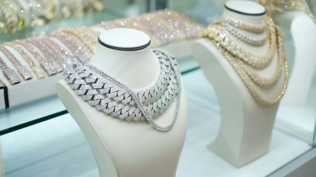 Silver price volatility: why it’s bad news for Pandora stock