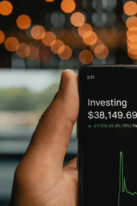 Bernstein calls a ‘bottom’ as Robinhood stock craters on Q4 earnings